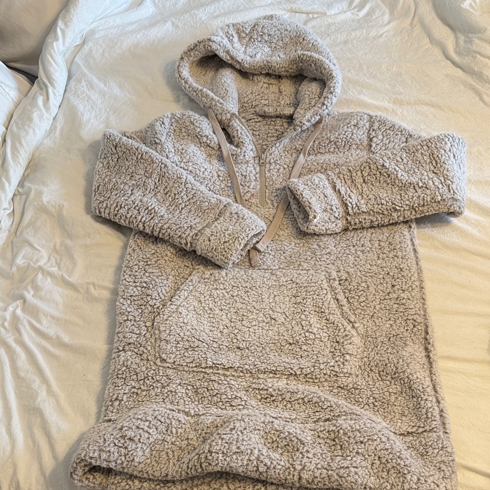 Cozy Grayish/Cream Hooded Fleece Sweater